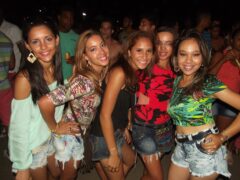 Oktober 10 Anos